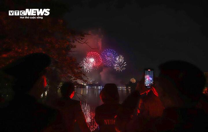 Miền Bắc đón không khí lạnh vào đêm Giao thừa, mùng 1 Tết, trời mưa rét